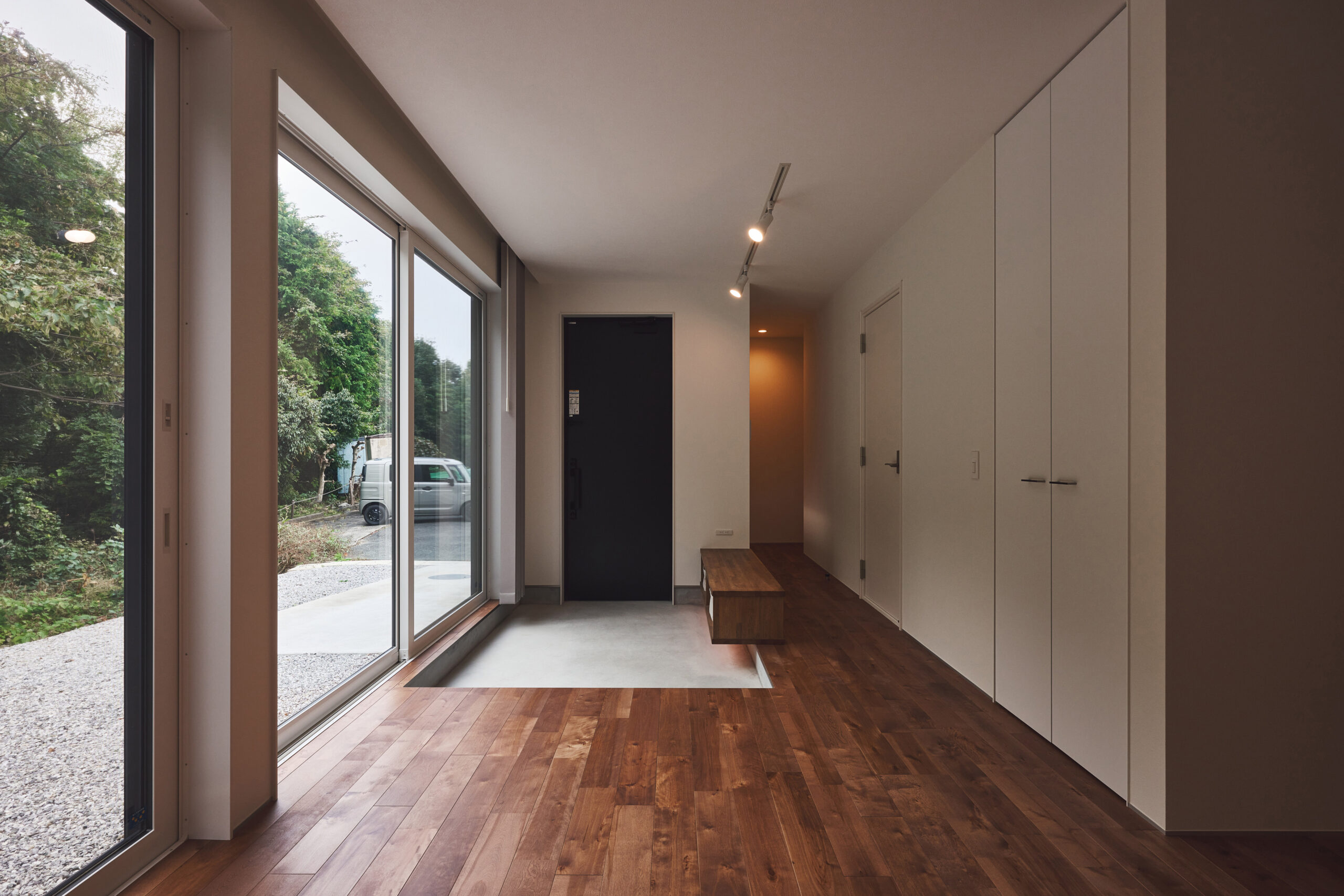 森の美術館のような平屋